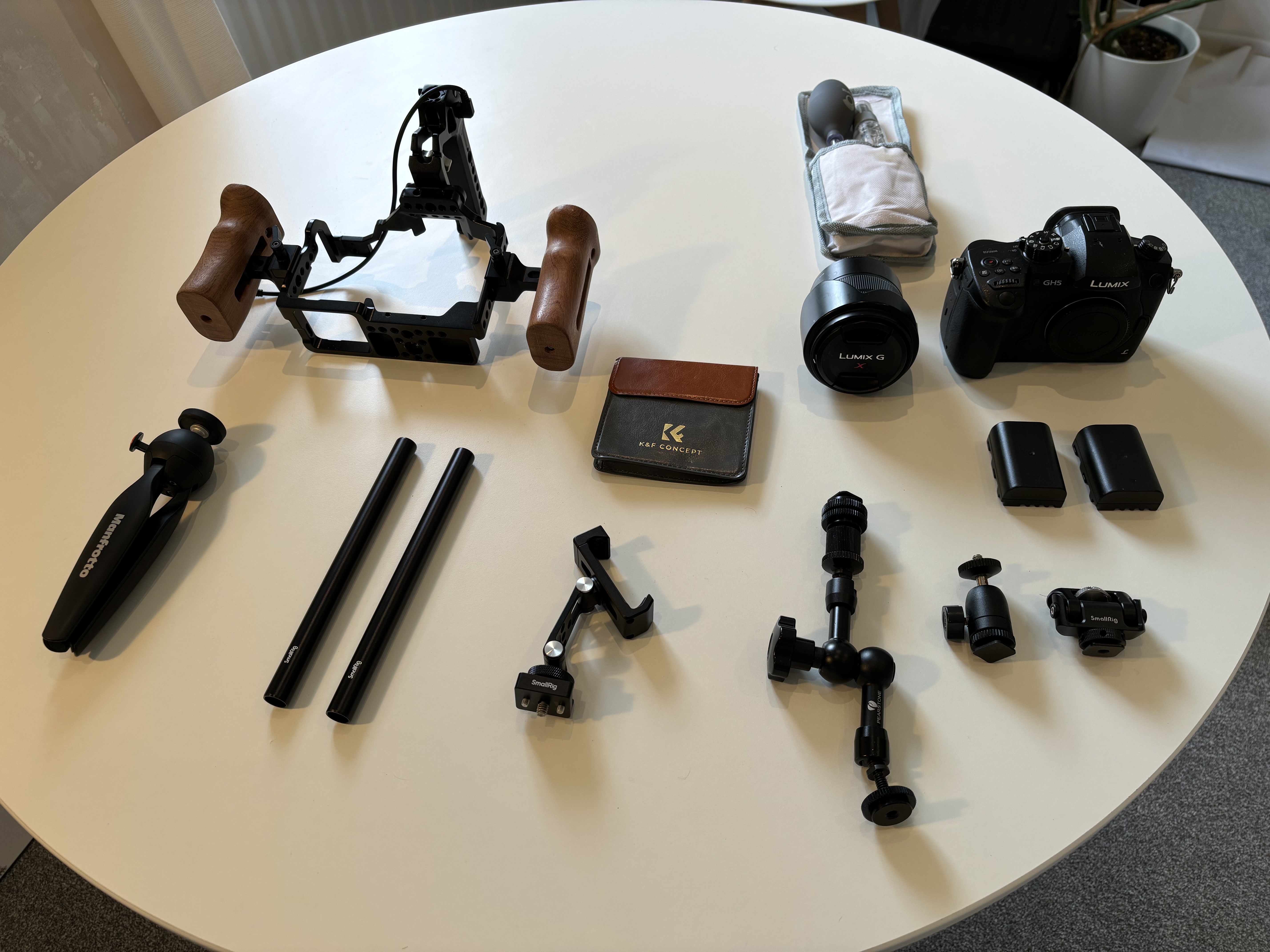 Gh5 panasonic lumix camera rig (body with lens, cage and accessories)