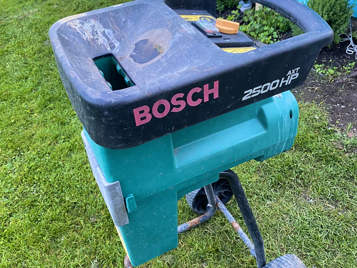 Bosch axt 2500 hp kvistkutter – kraftig maskin for greiner og kvister