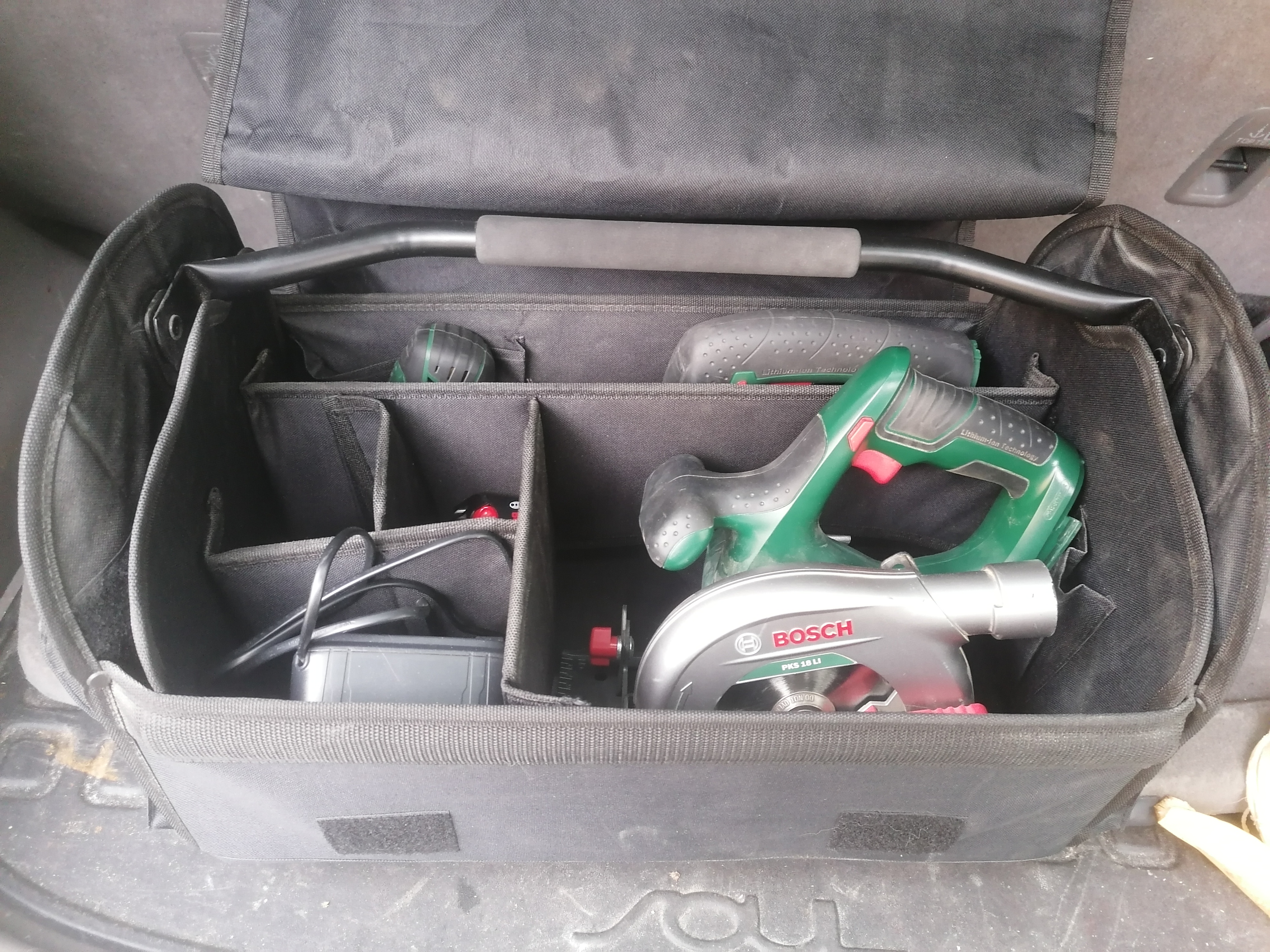 Bosch 18v stikksag. sirkelsag. drill verktøy sett