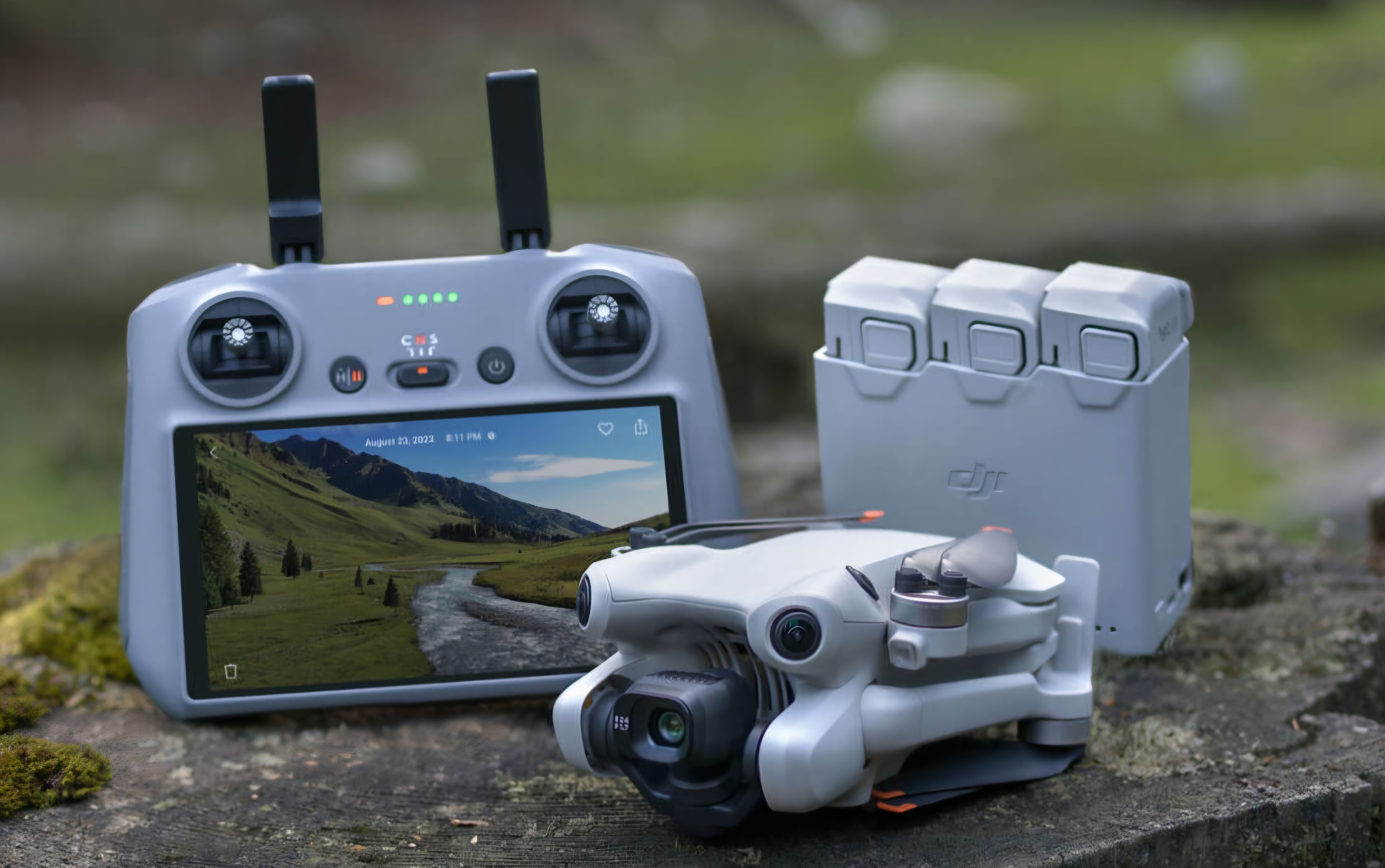 Dji mini 4 pro fly more combo (dji rc 2) + k&f nd8-64 filter kit (3 batteries)