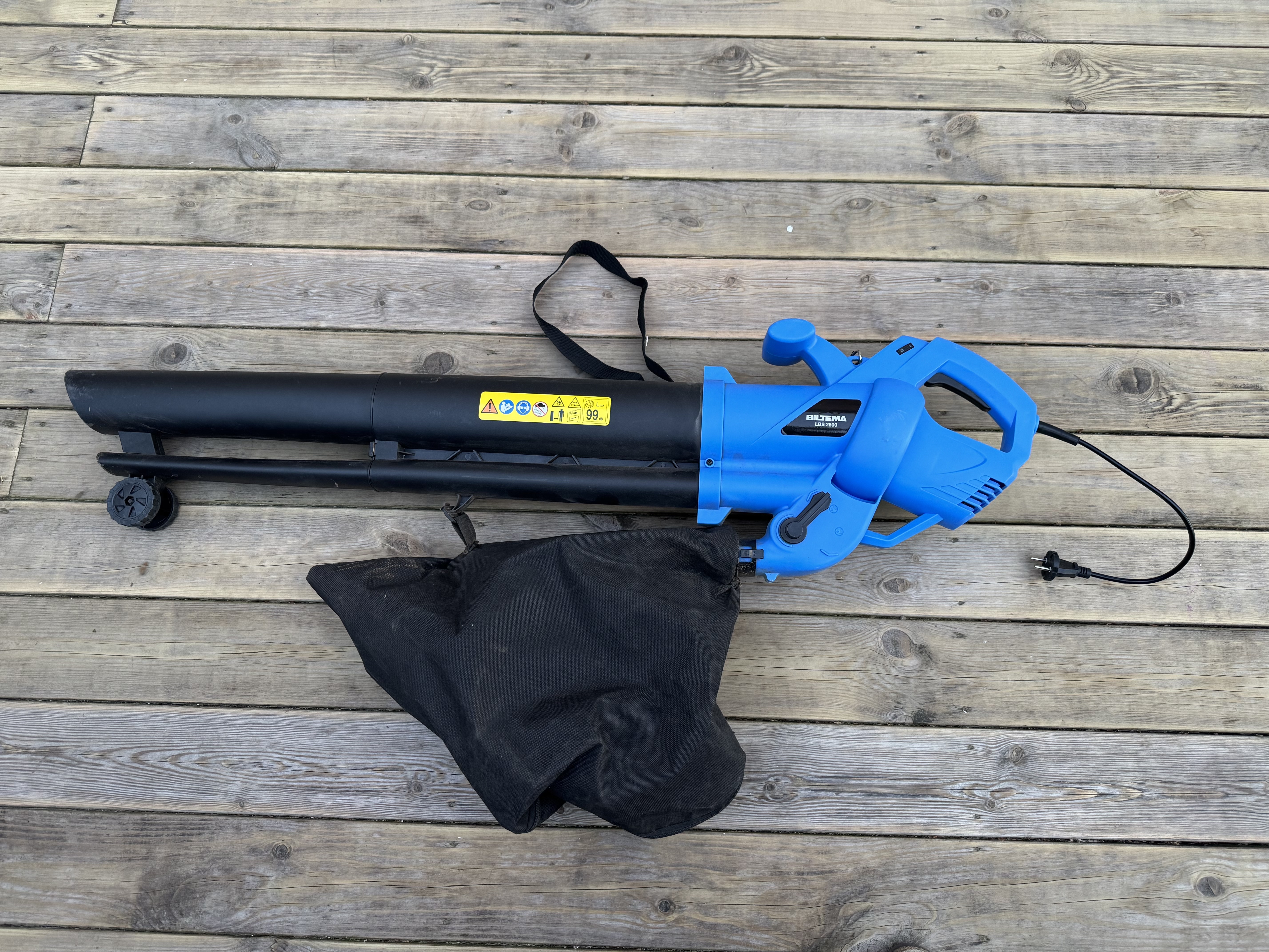 3-i-1 lövblås, lövsug och kompostkvarn