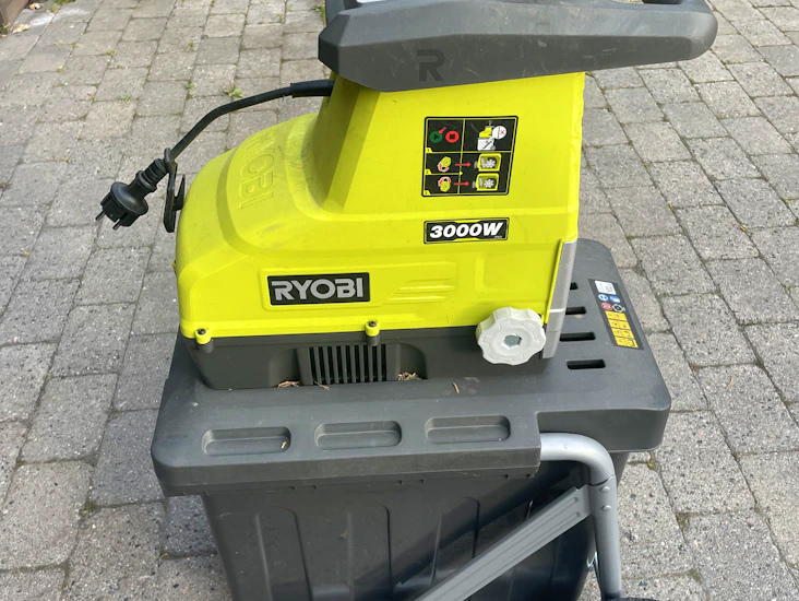 Ryobi kvistmaskin