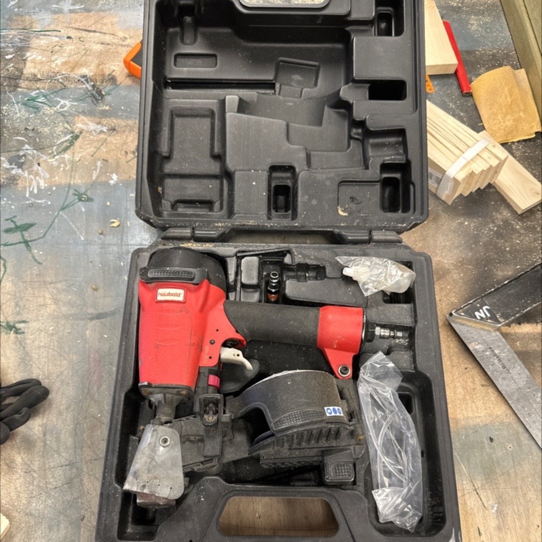 Haubold pappspikerpistol