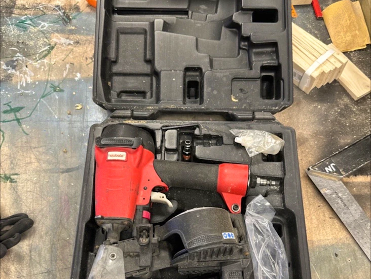 Haubold pappspikerpistol