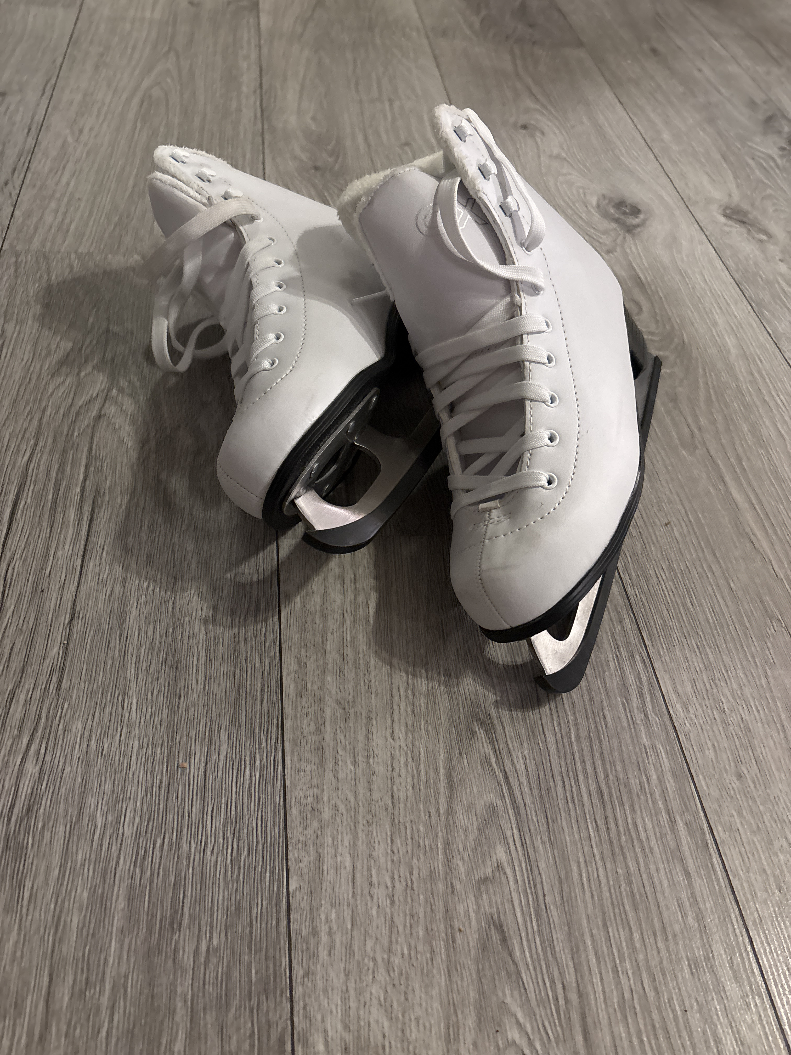 Kunstløpskøyter str 40