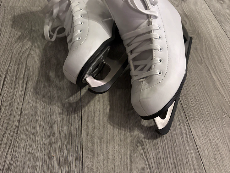 Kunstløpskøyter str 40