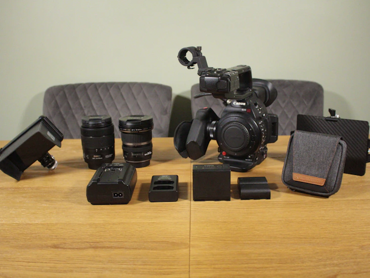 Canon c100 ii bundle