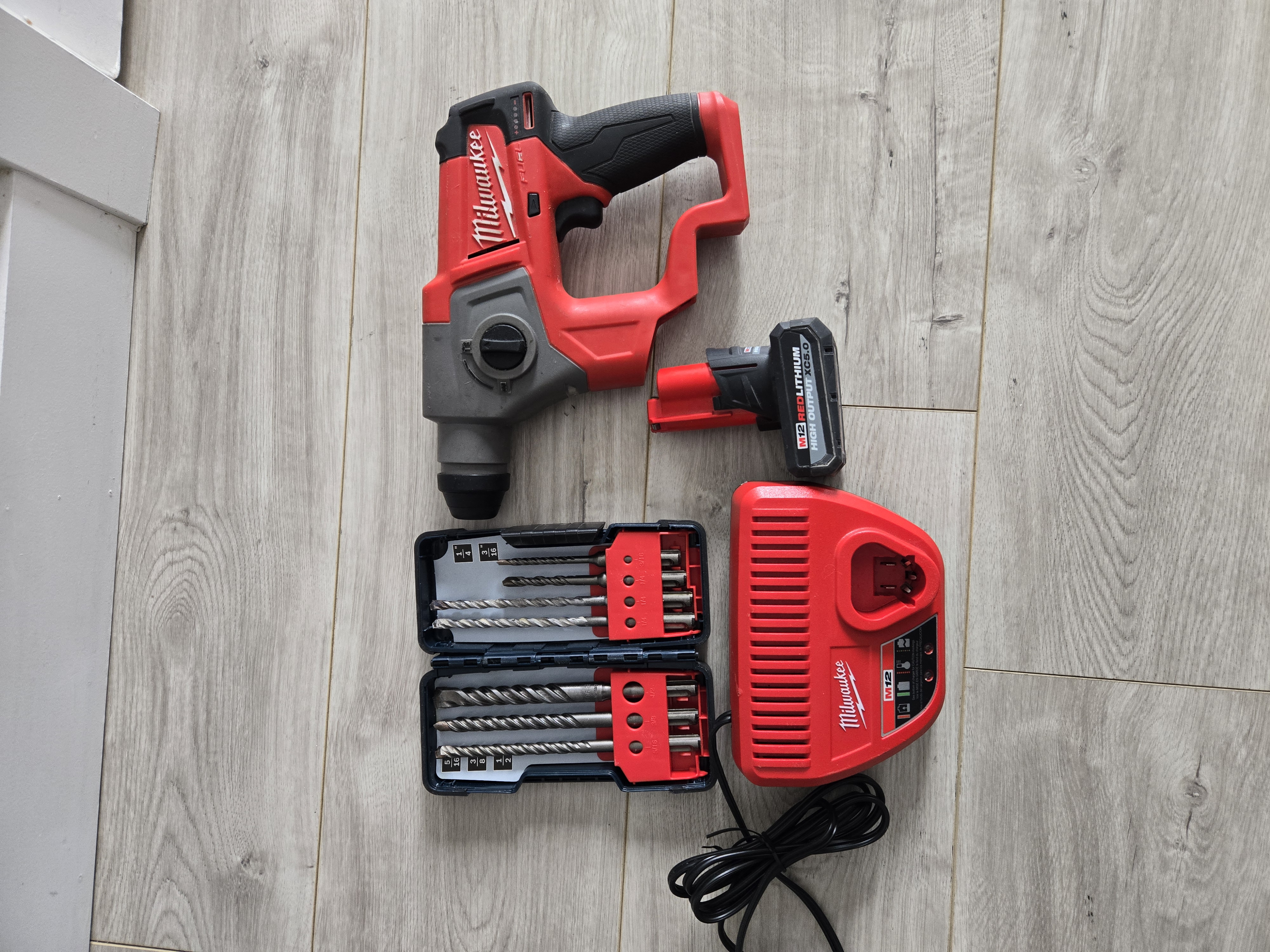 Milwaukee m12 fuel sds-plus rotary hammer