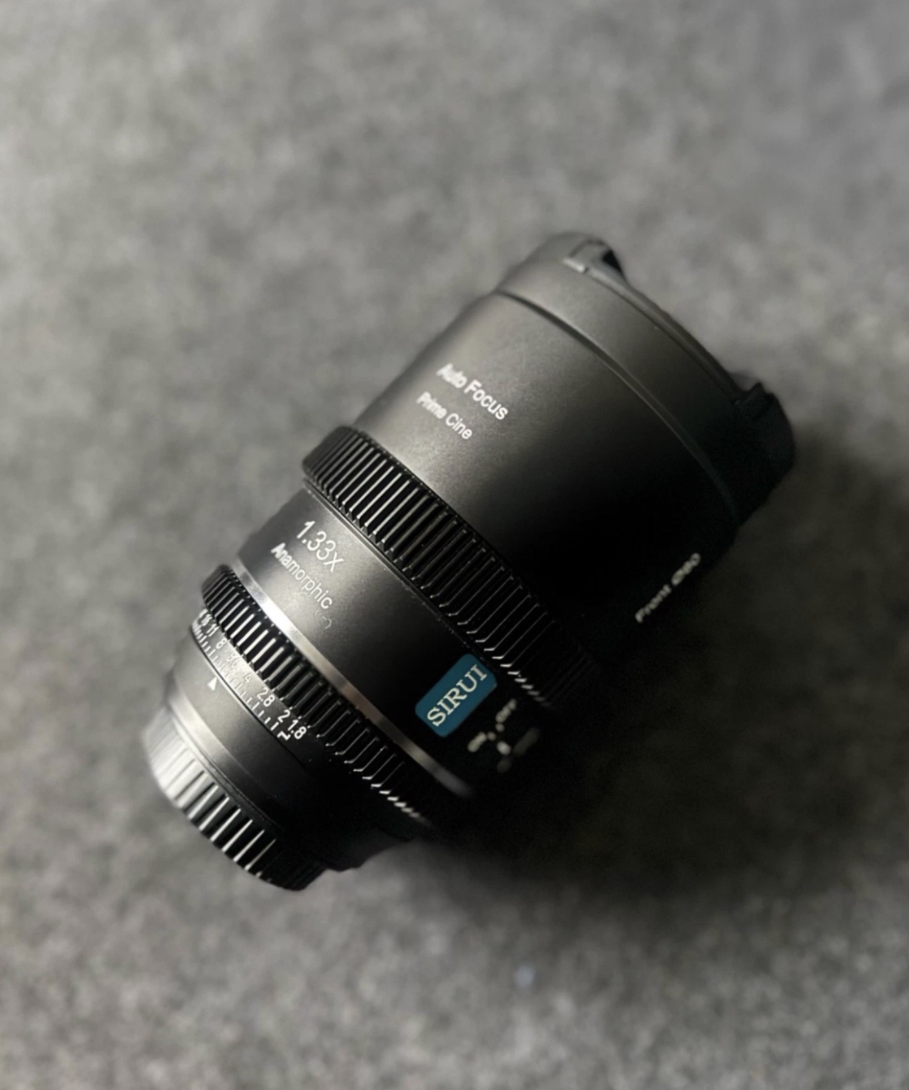 Sirui 40mm t1.8 1.33x af anamorphic lens - e mount