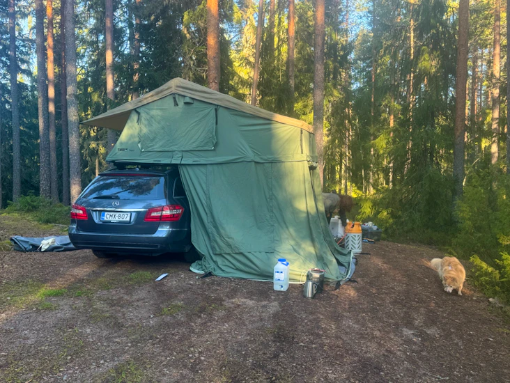 Kattoteltta thule tepui explorer autana 3 sivuseinillä