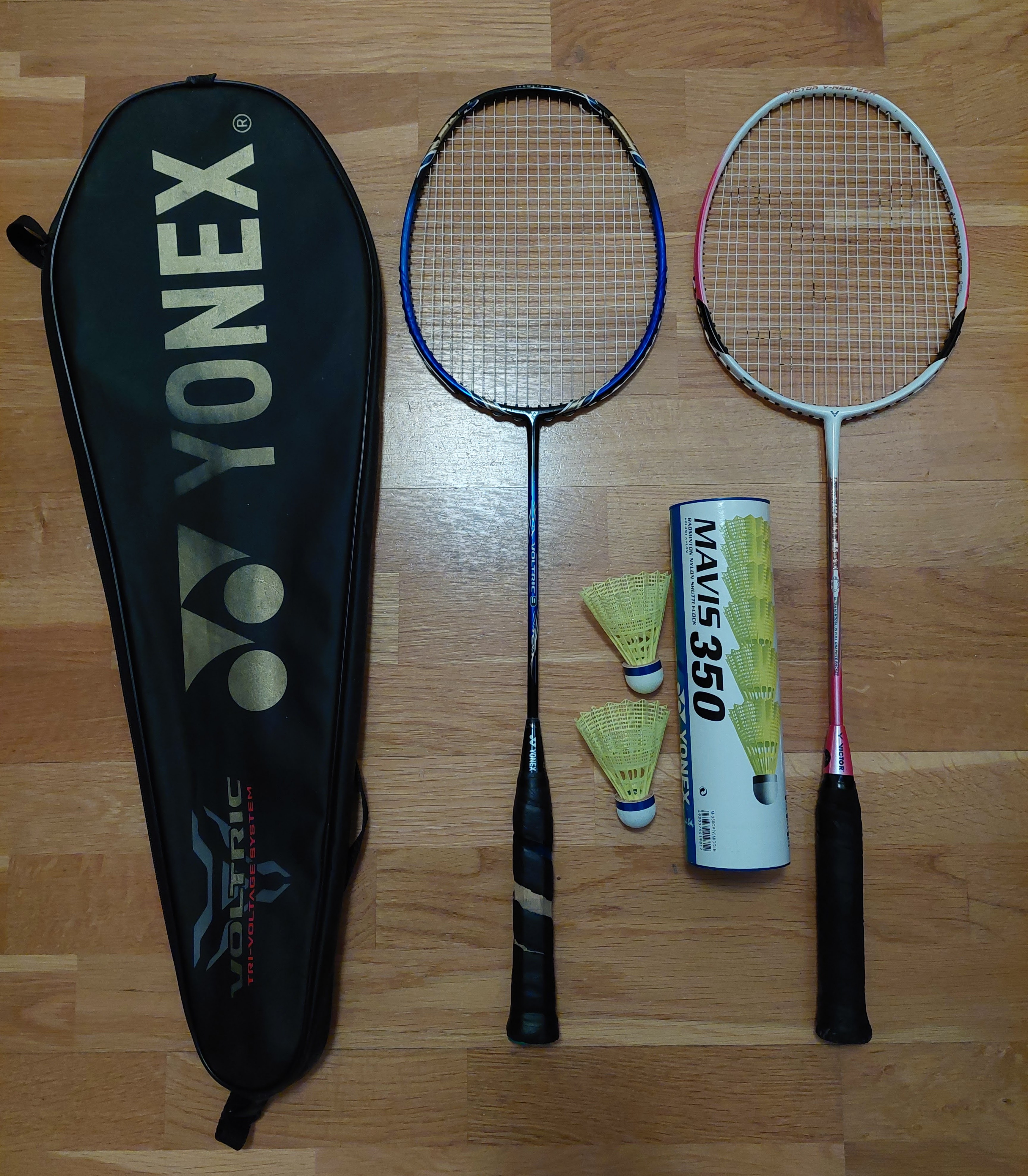 Badmintonset – badminton rack (2st; yonex & victor)