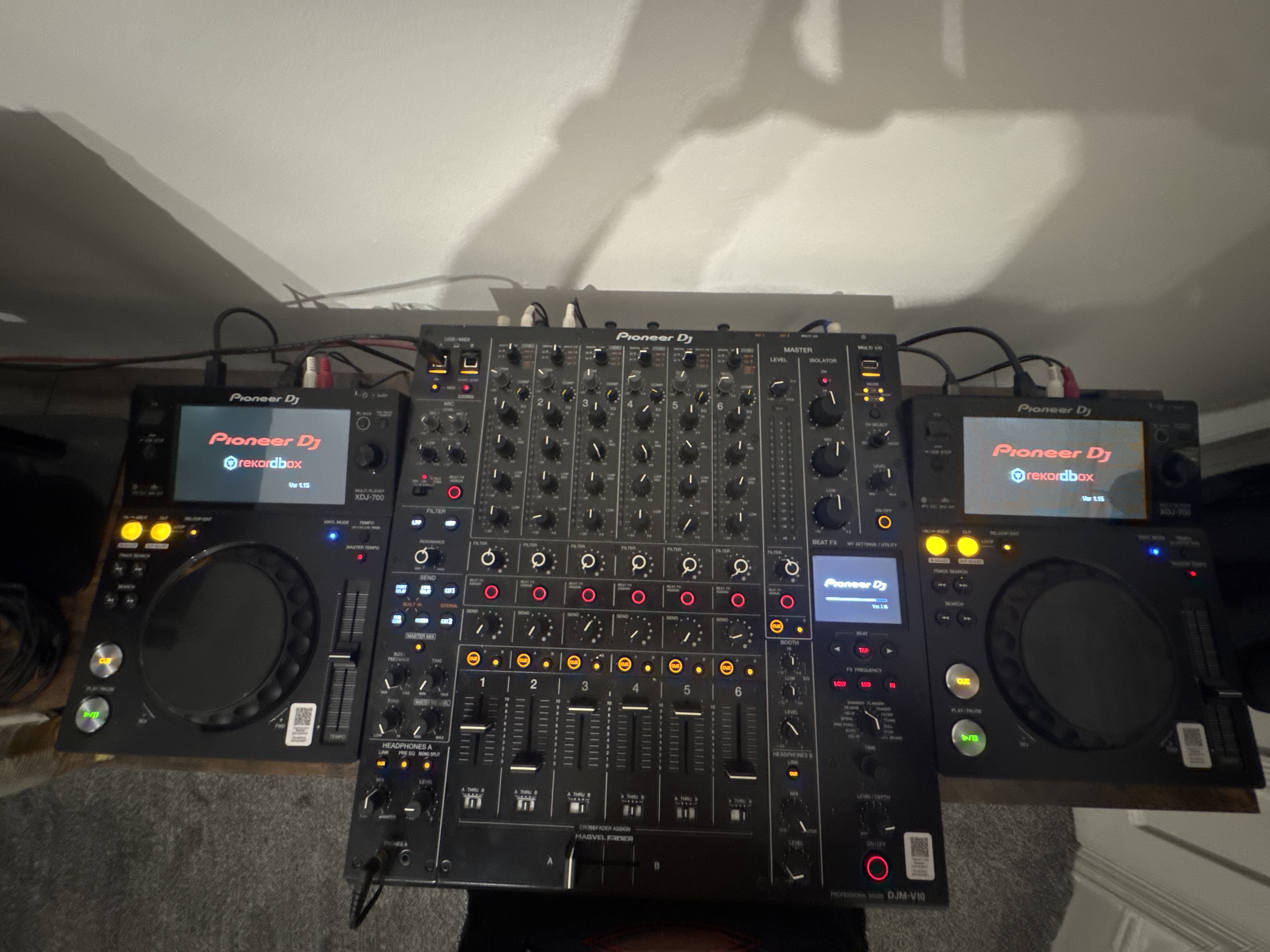 Djm v10 and 2*xdj700 for rent! 