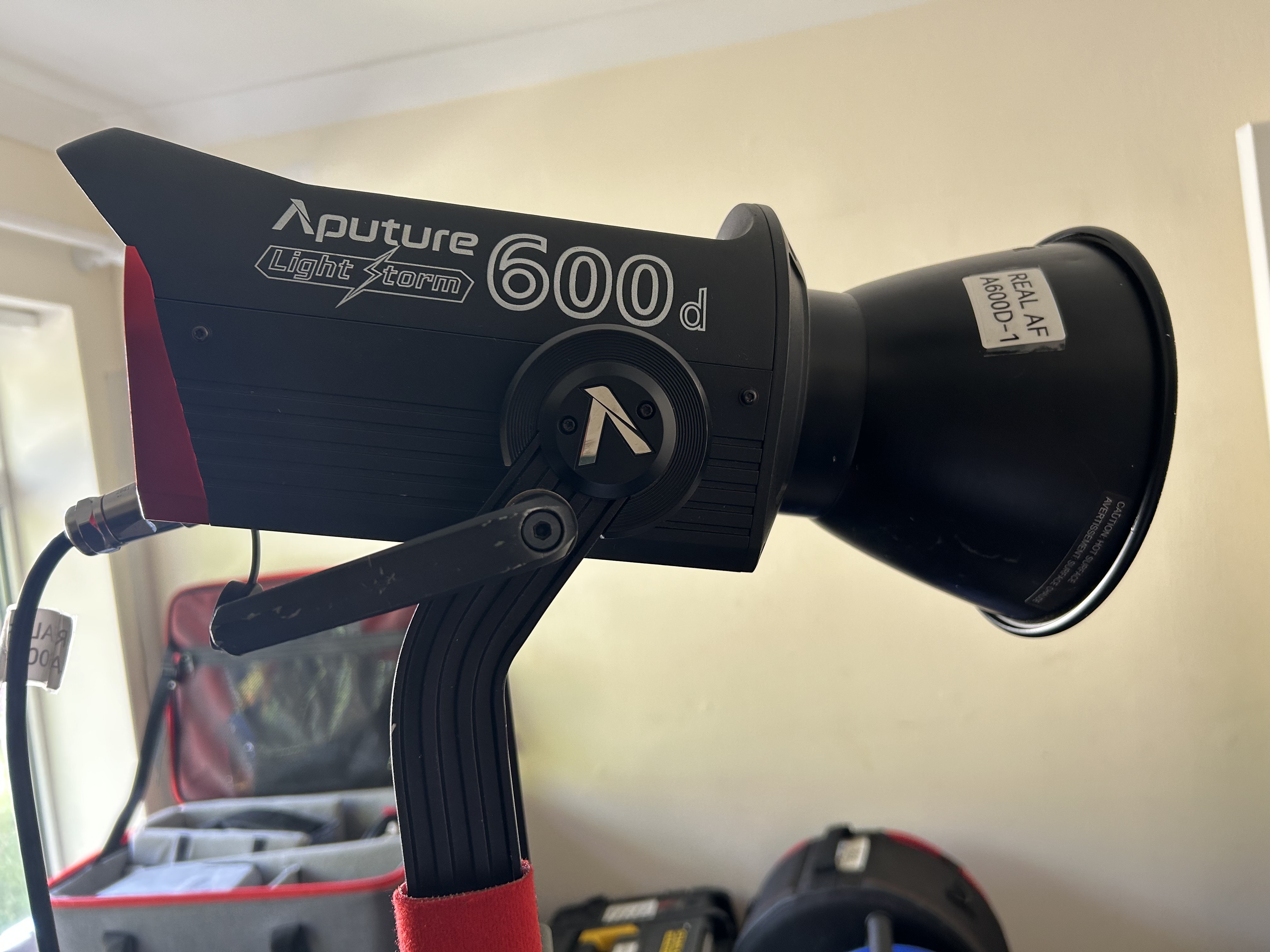 Aputure 600d (non pro version)