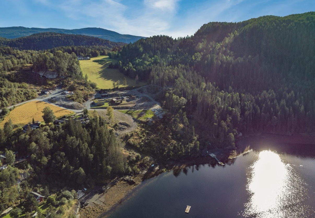 Tomter rett ved sjøen 