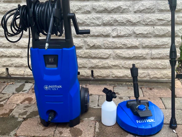Nilsfisk högtryckstvätt med trallborste