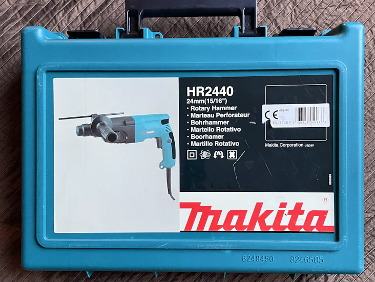 Borrhammare / borrmaskin makita hr 2440 med borrsats 780 w