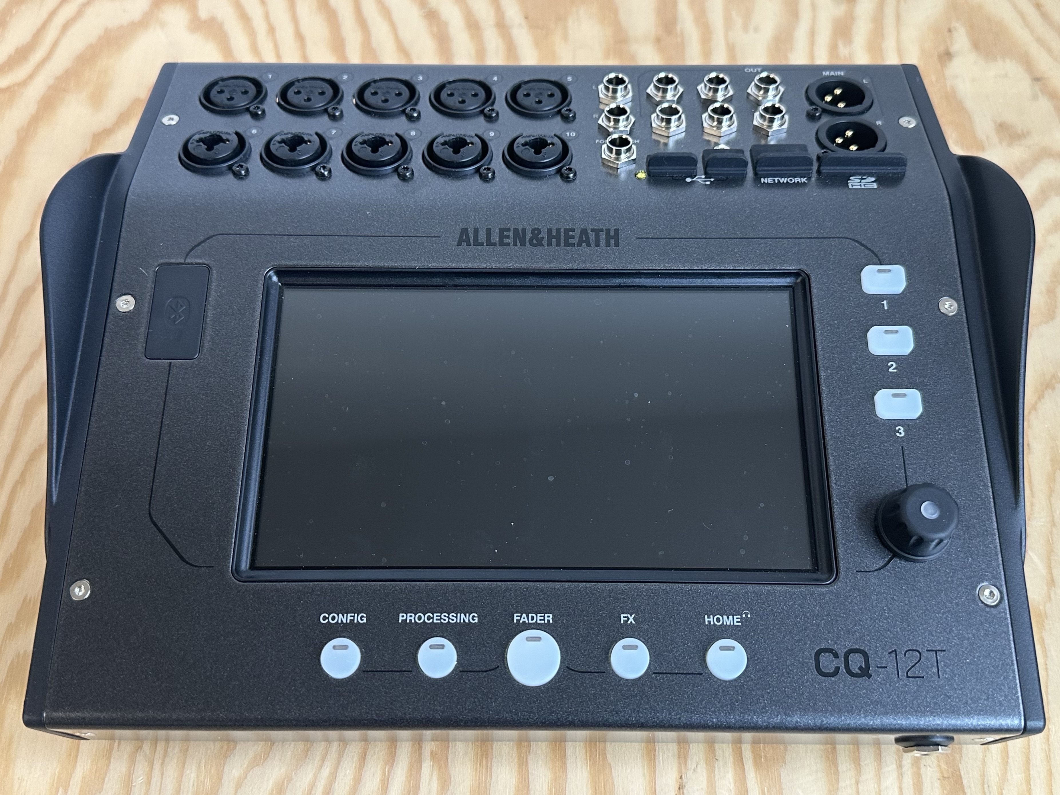 Allen & heath cq-12t digital mixer
