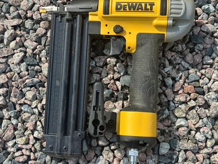 Dewault dyckertpistol
