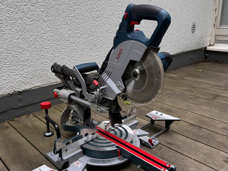 Katkaisu- ja jiirisaha bosch gcm 8 sjl