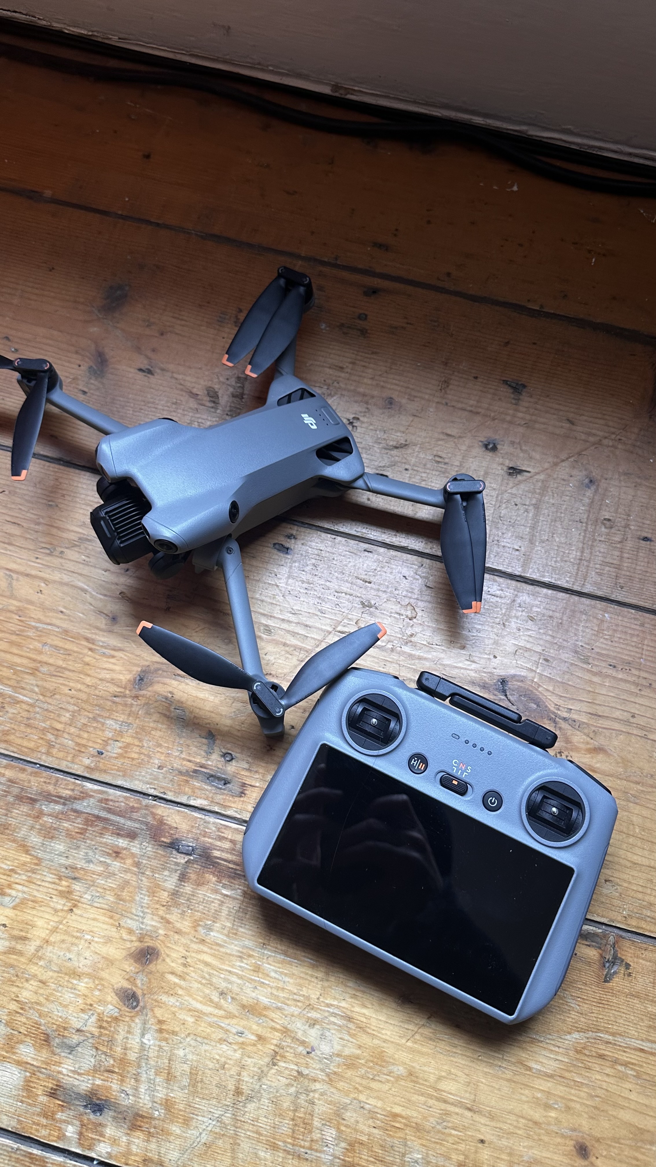 Dji mavic mini 5 pro w/ controller 