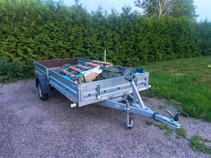 Neptun släpvagn med vinsch & tipp