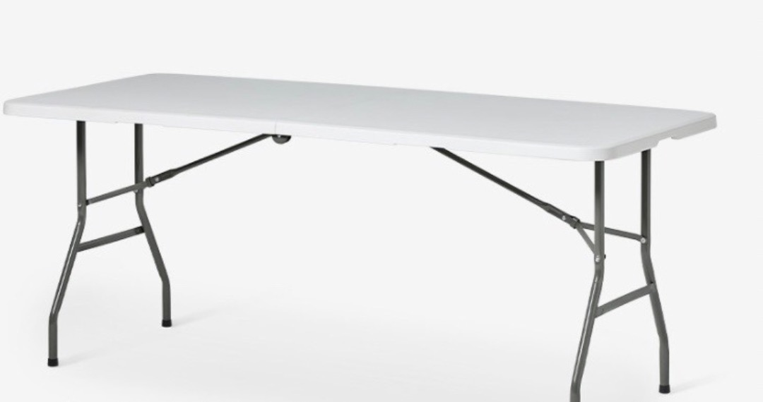 4 st klappbord med 6 platser/bord. 