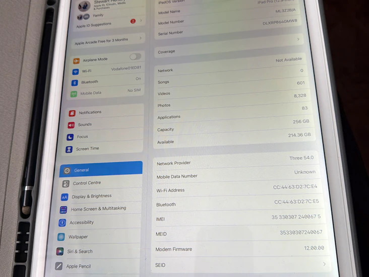 Ipad pro 12.9 inch screen wifi and mobile sim with microsoft programmes, keyboard and pencil
