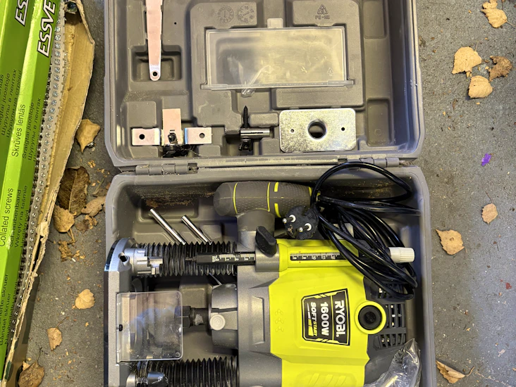 Ryobi handöverfräs