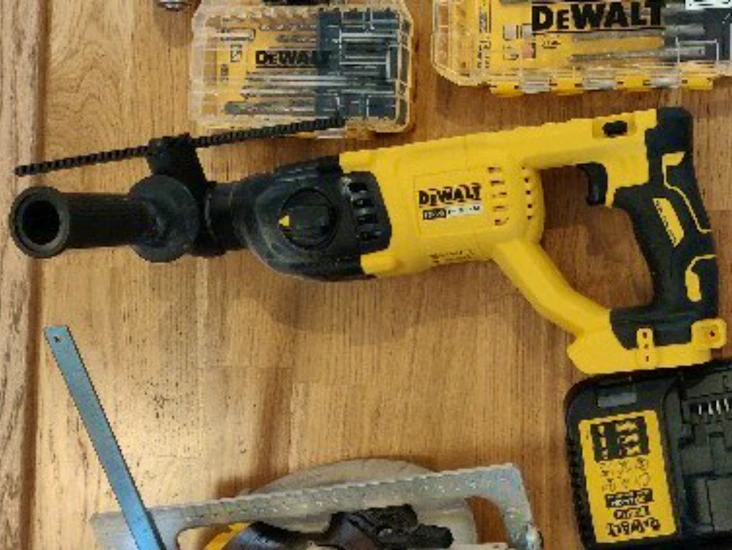 Dewalt batteridriven borrhammare