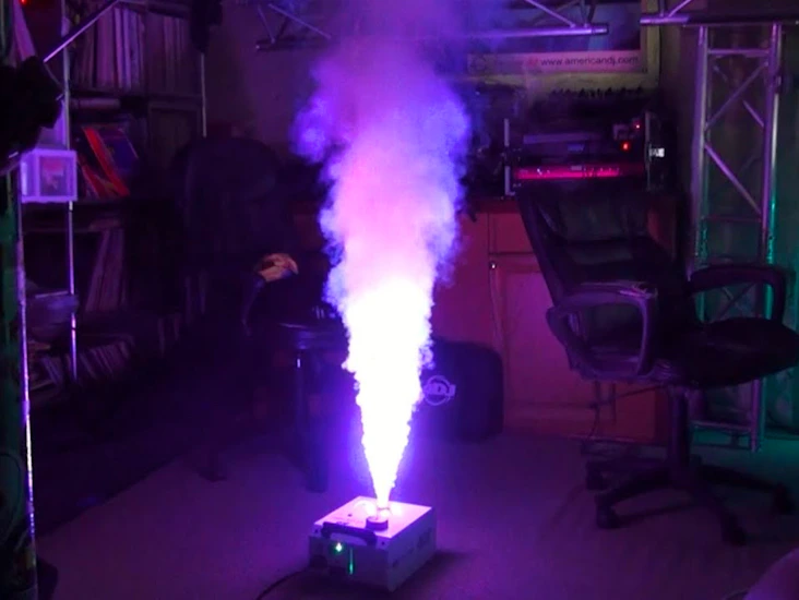 Røykmaskin med pyroeffekt