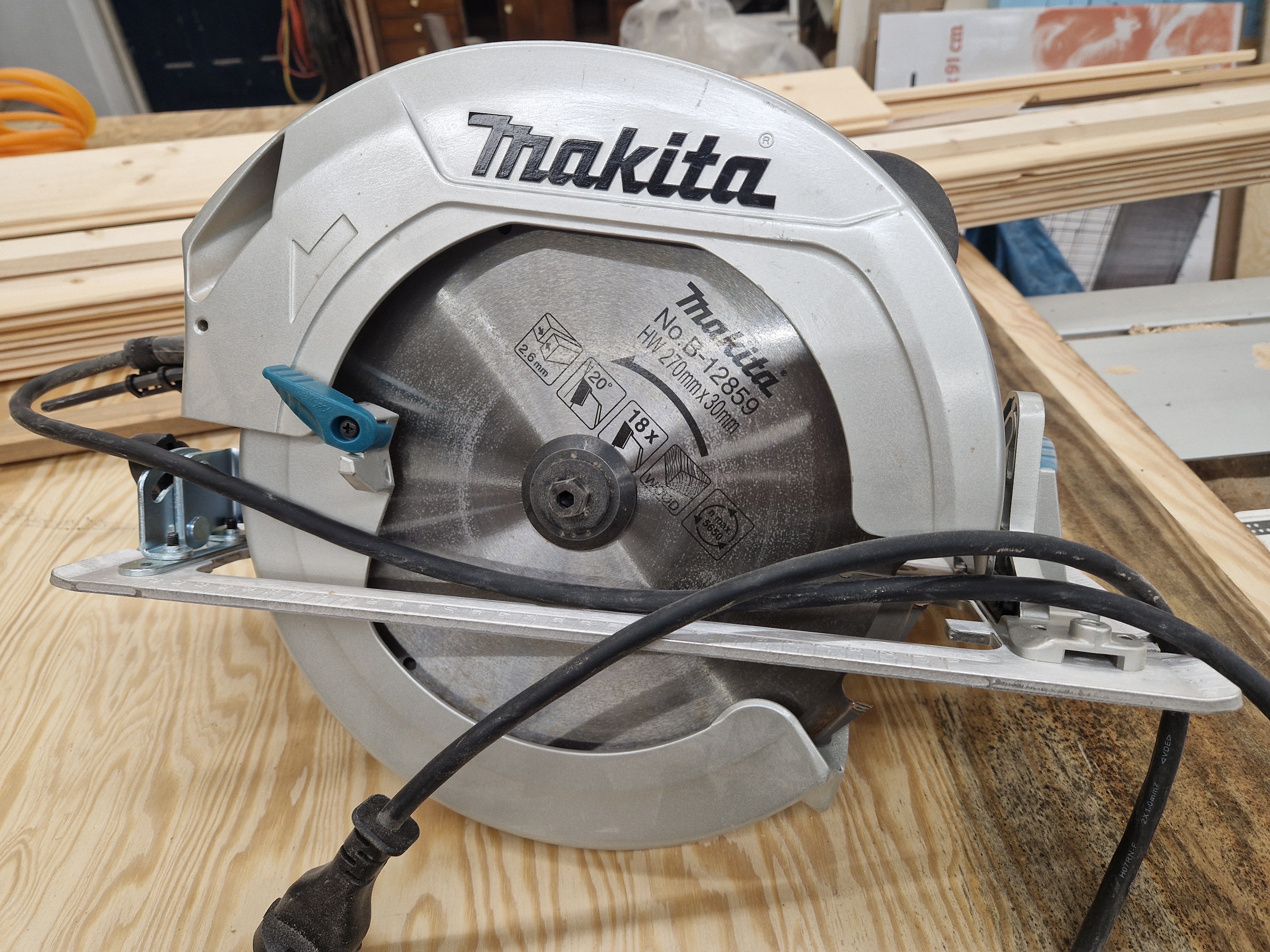 Makita hs0600 sirkelsag- 105mm skjæredybde