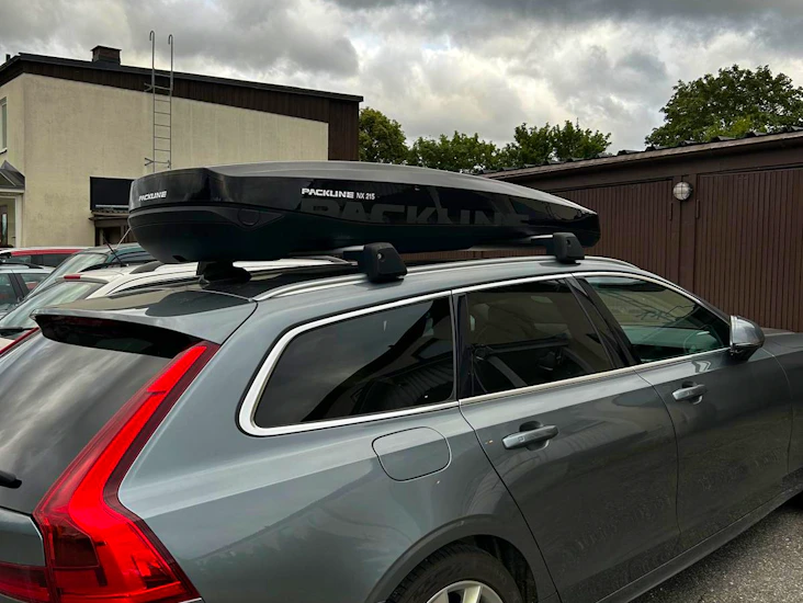 Packline nx 215 – stilren & rymlig takbox 450 l med volvo v90 takräcke
