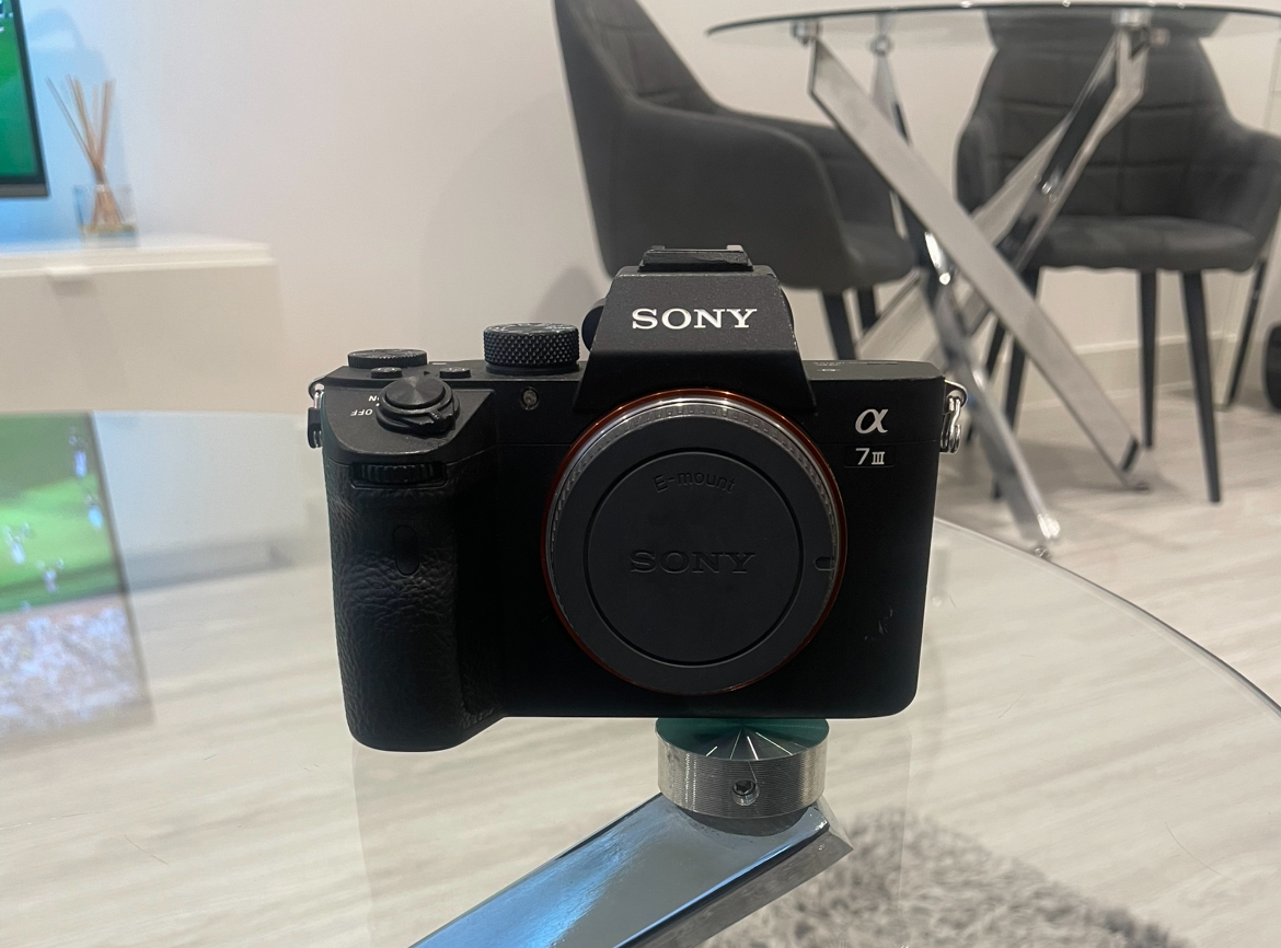 Sony a7iii + extra batteries 