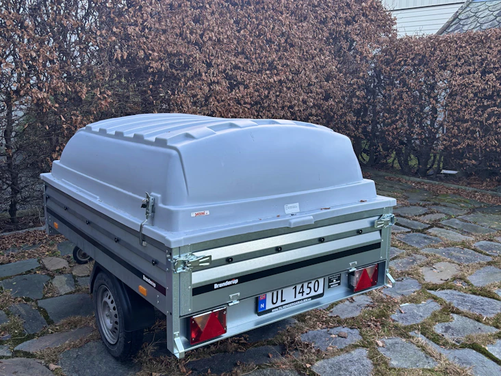Tilhenger 205x142cm med lokk