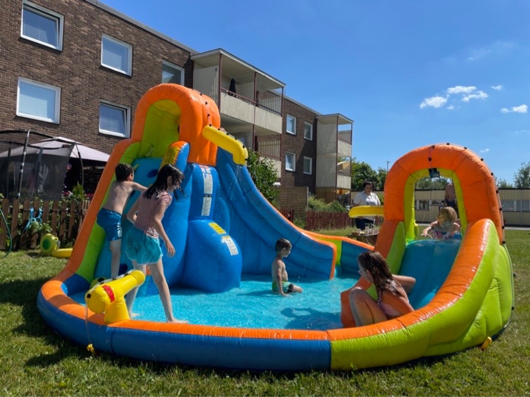 Uppblåsbart vattenlekland
