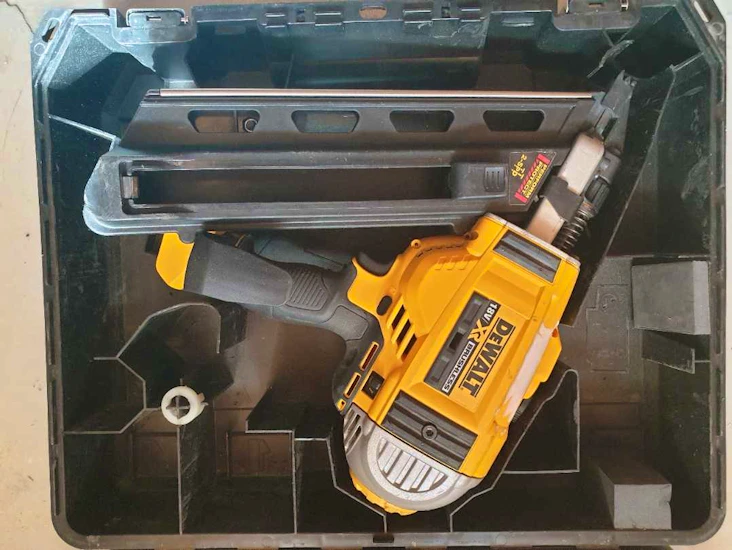 Dewalt dcn692 spikerpistol