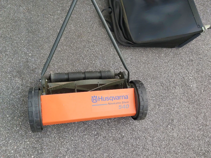 Handgräsklippare med uppsamlare