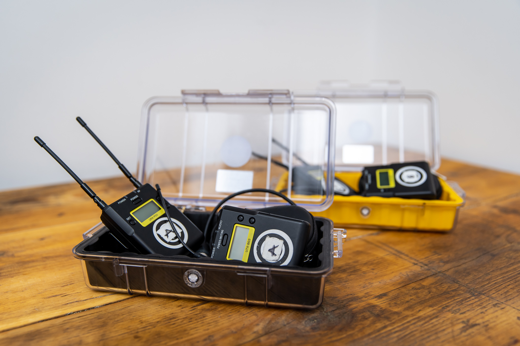 2x sony uwp-d11/k33 radio microphone sets w/cos-11 lavs