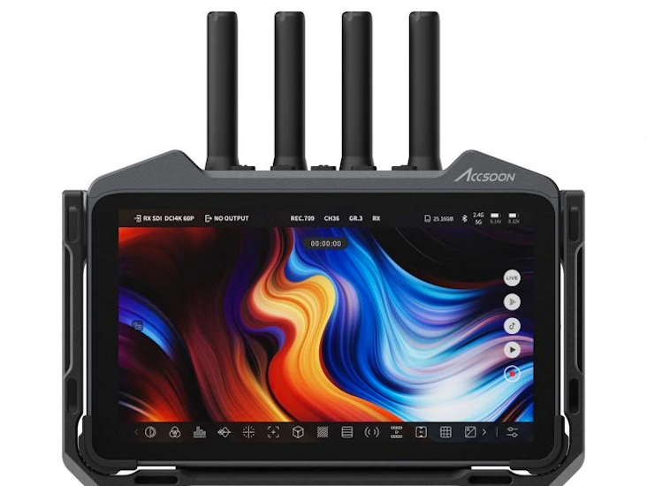 Accsoon m7 pro production camera director's monitor & wireless video transmitter and receiver.