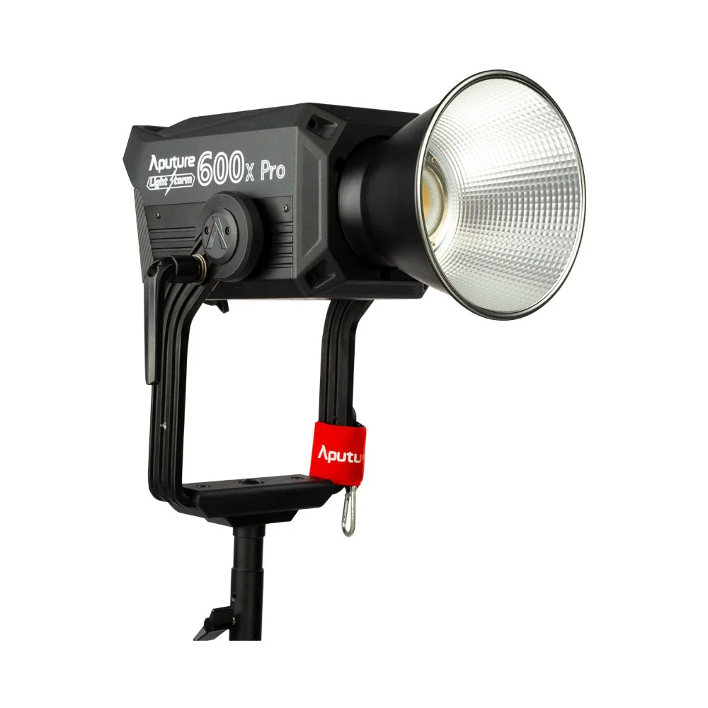 Aputure 600x pro light kit (with dome & c-stand)