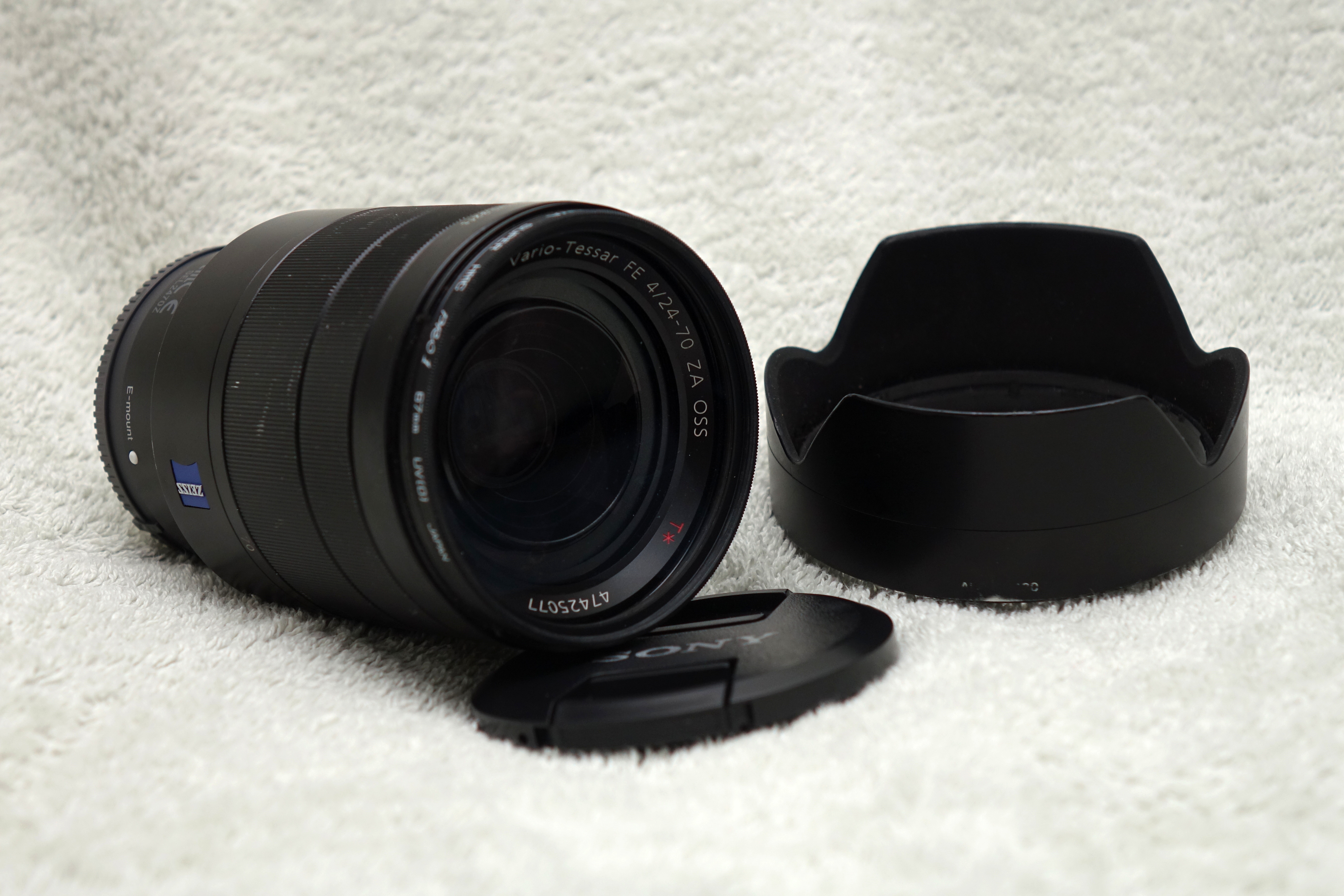 Sony (zeiss) fe 24-70mm f4 oss lens (sony e-mount)