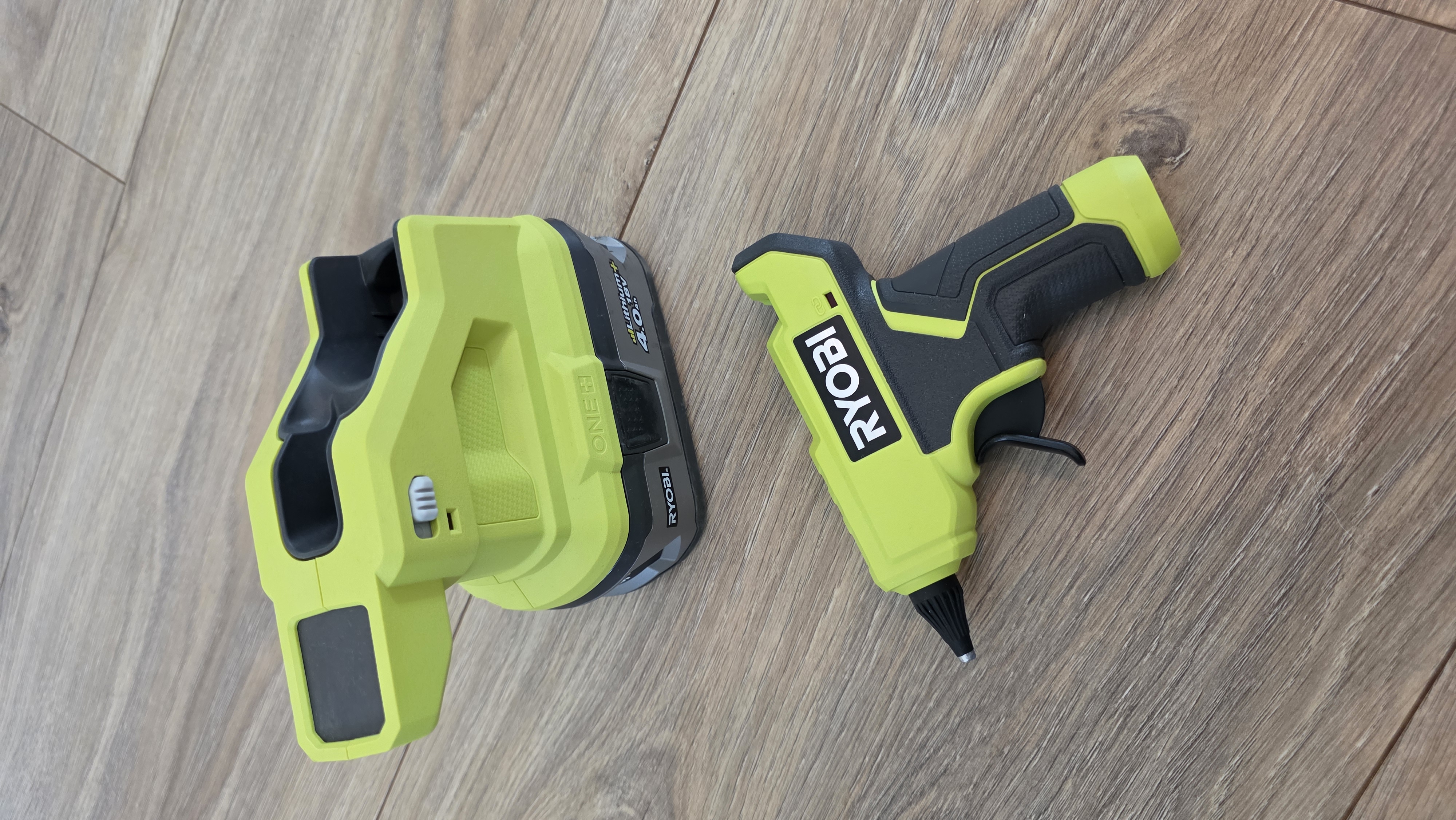 Ryobi trådløs limpistol