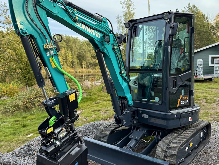 Grävmaskin 2.7 ton -25