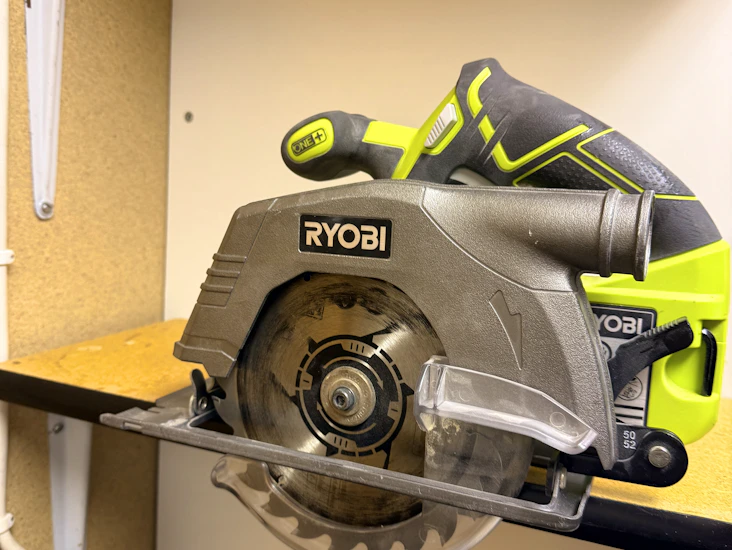 Batteridriven cirkelsåg r18cs-0 från ryobi