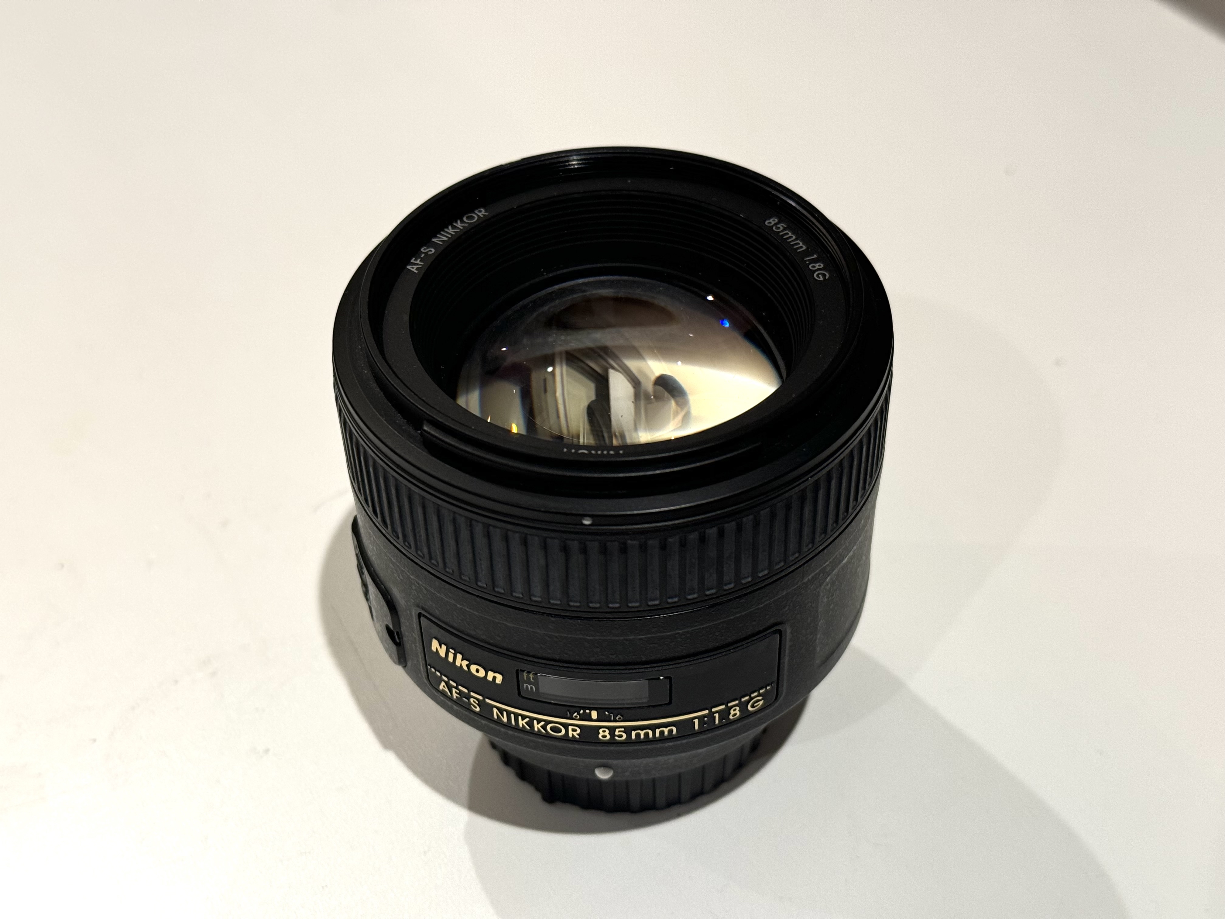 Nikon af-s 85mm f1.8g lens