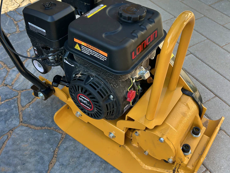 68kg maantiivistäjä kivetys/pihatöihin