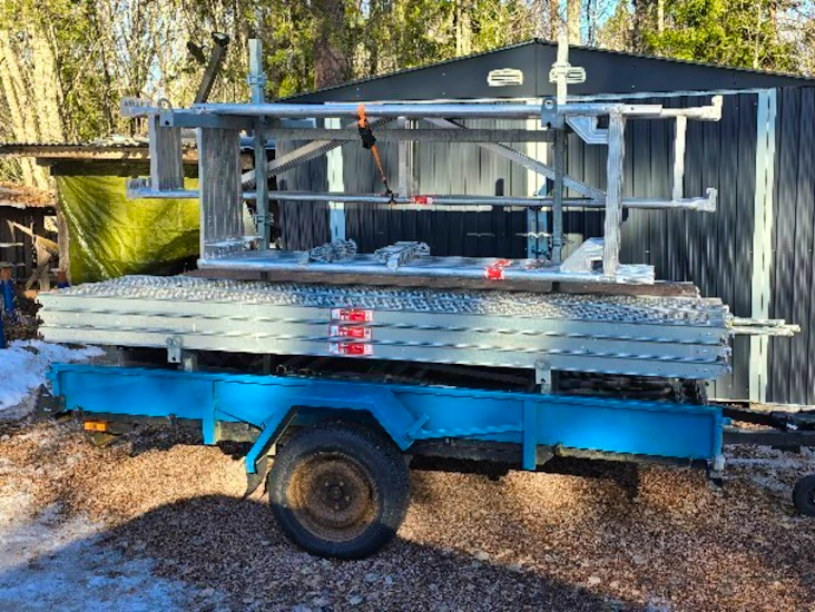 Altrad byggställning alu på reggad släpvagn