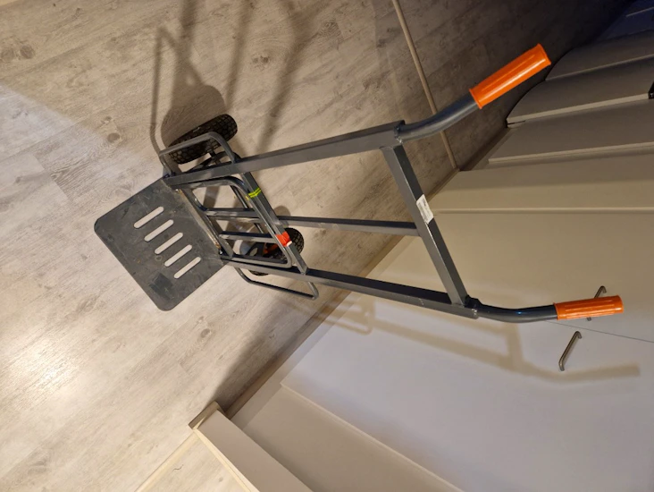 Nokkakärryt aisalla