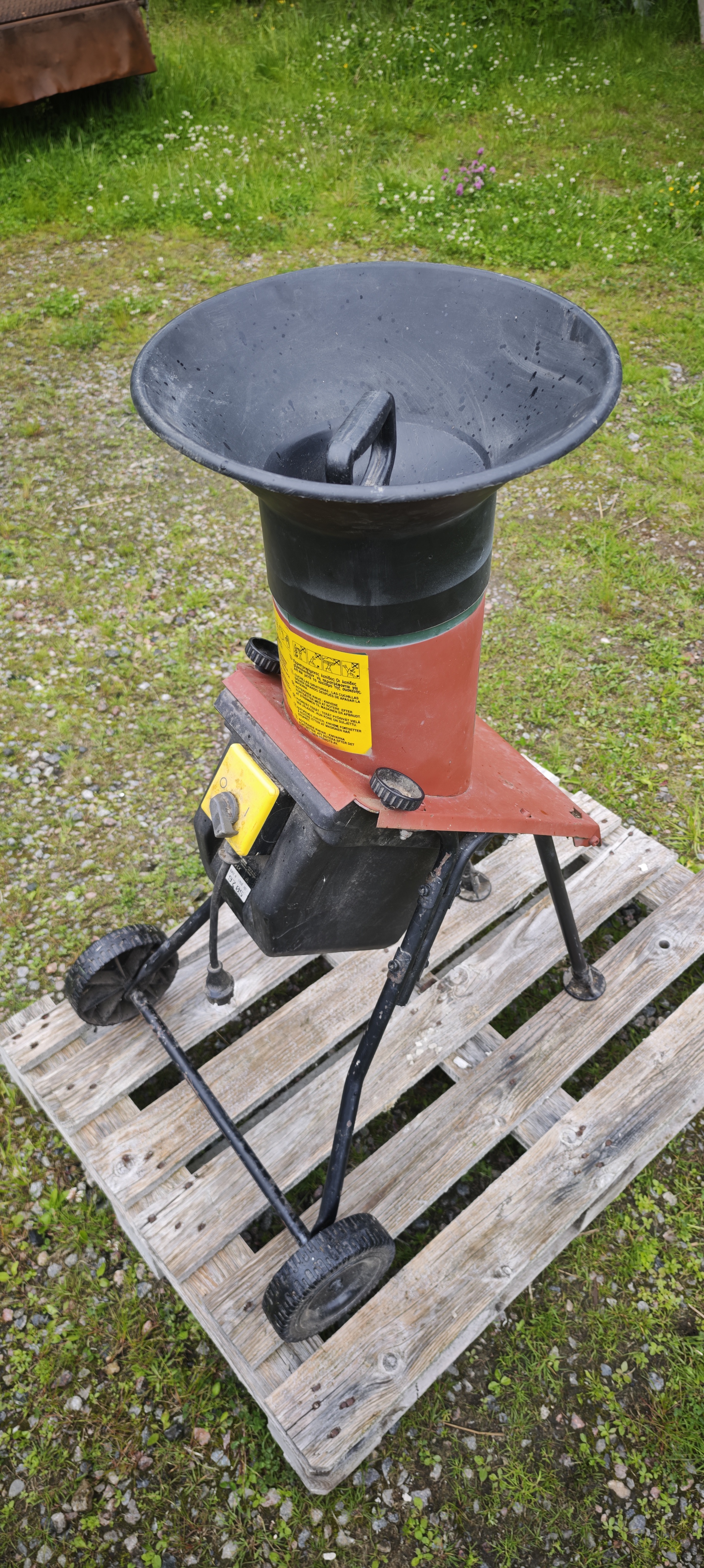 Kompostkvarn / trädgårdskvarn black & decker ga1700e 1700w