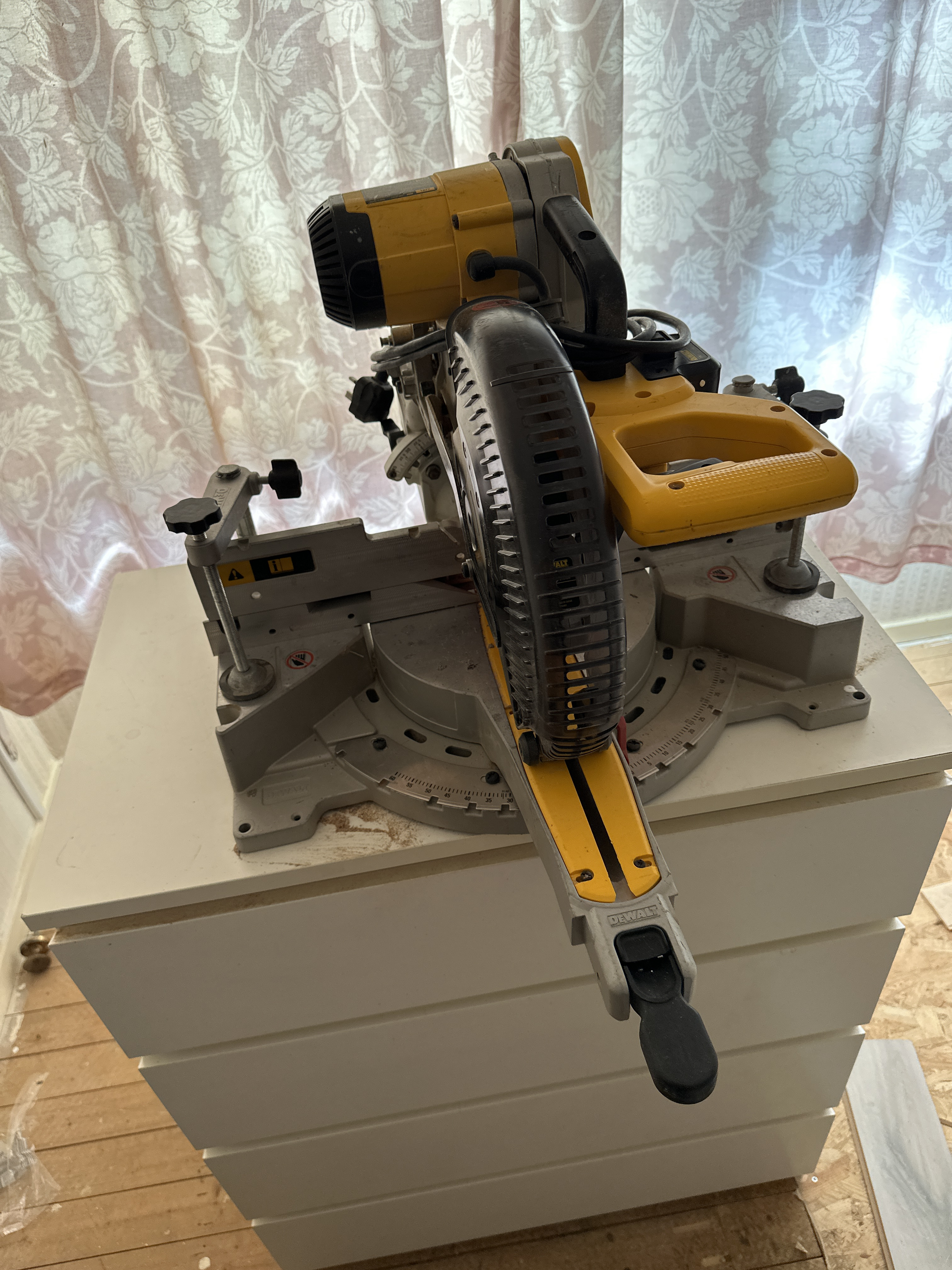 Dewalt miter saw